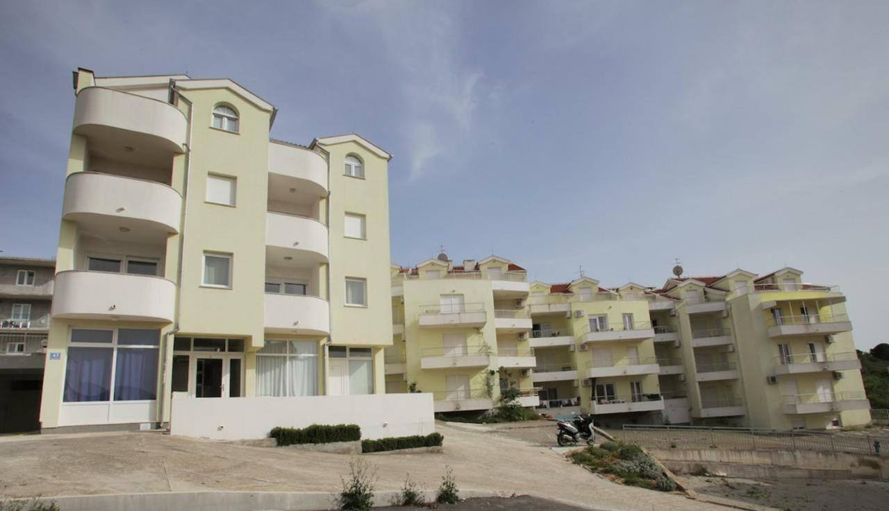 Apartments Luce Trogir Exterior foto